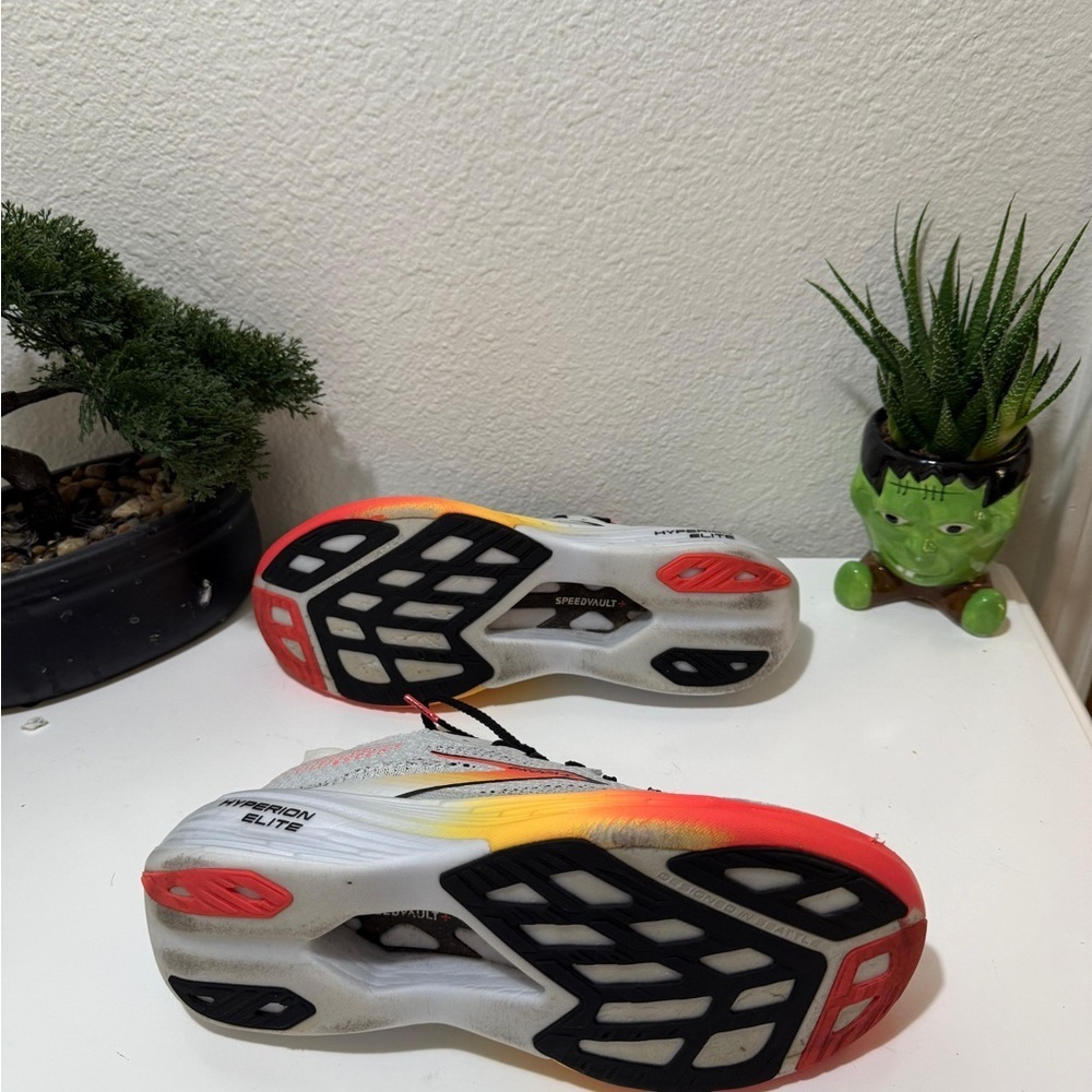 Brooks Hyperion Elite 4  Gradient Running Shoes in Red and Yellow - Picture 2 of 11